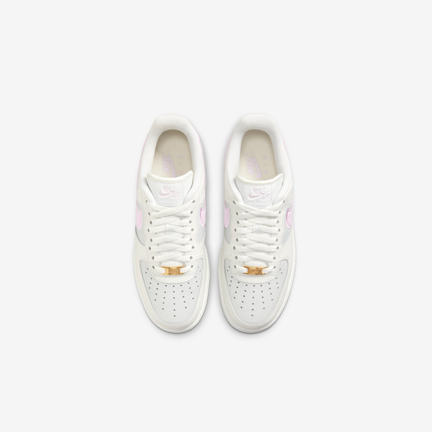 Кроссовки W Nike Air Force 1 07 DQ0826-100 3 Кроссовки W Nike Air Force 1 07 DQ0826-100 купить