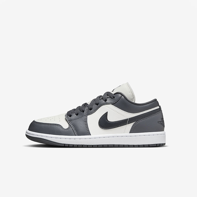 Кросівки W Air Jordan 1 Low DC0774-102 1 Кросівки W Air Jordan 1 Low DC0774-102
