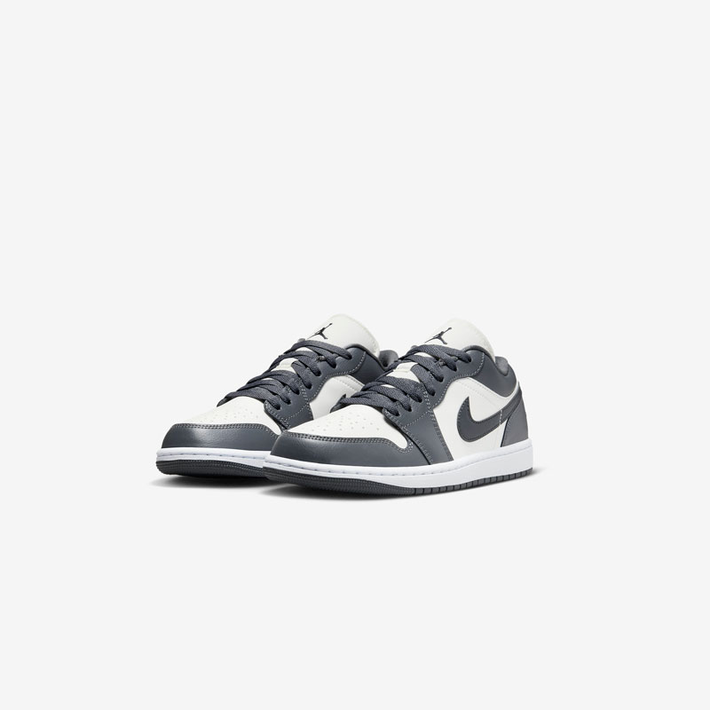 Кросівки W Air Jordan 1 Low DC0774-102 2 Кросівки W Air Jordan 1 Low DC0774-102