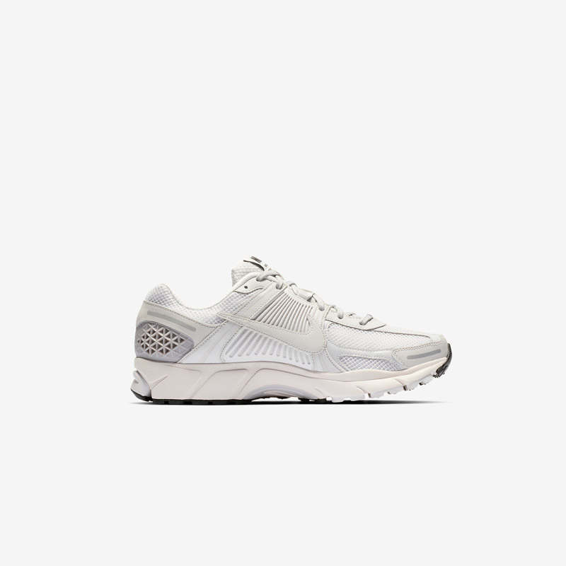 Кросівки Nike Vomero 5 BV1358-001 5 Кросівки Nike Vomero 5 BV1358-001
