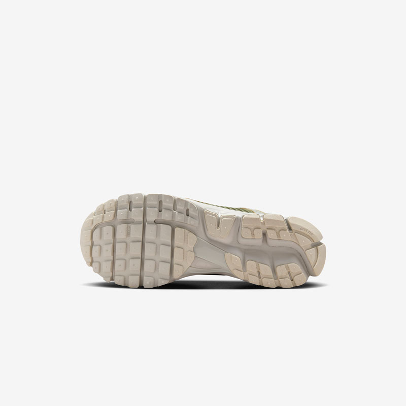 Кросівки Nike Vomero 5 Neutral Olive FJ1915-200 6 Кросівки Nike Vomero 5 Neutral Olive FJ1915-200