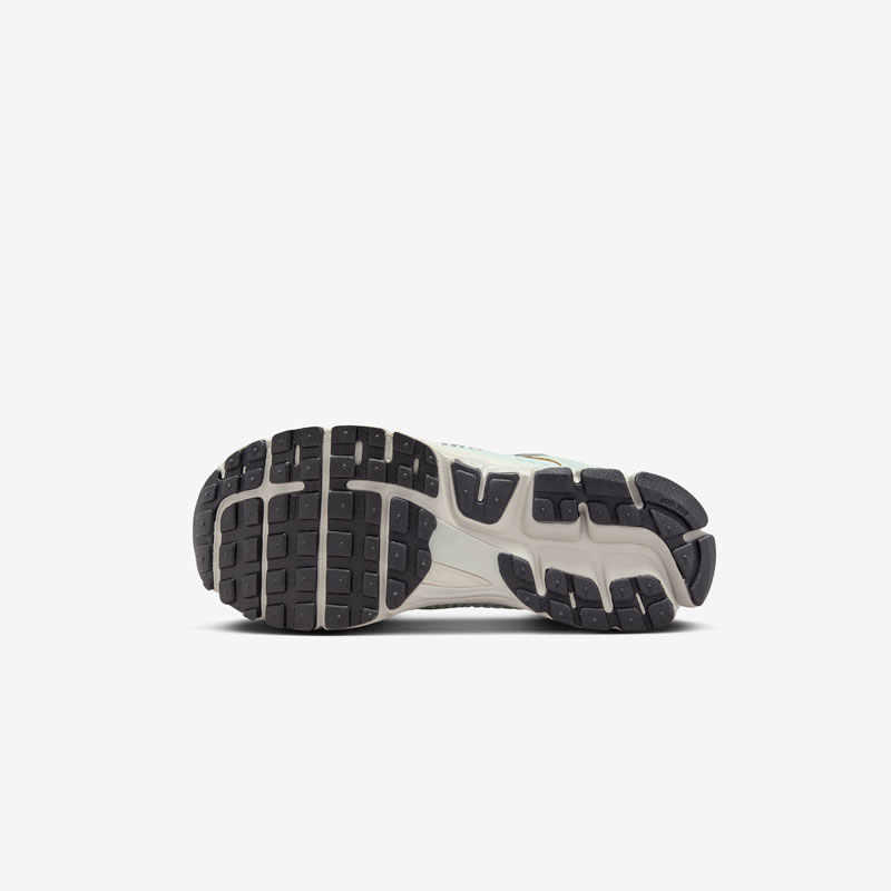 Кросівки Nike W Zoom Vomero 5 FN6742-001 6 Кросівки Nike W Zoom Vomero 5 FN6742-001
