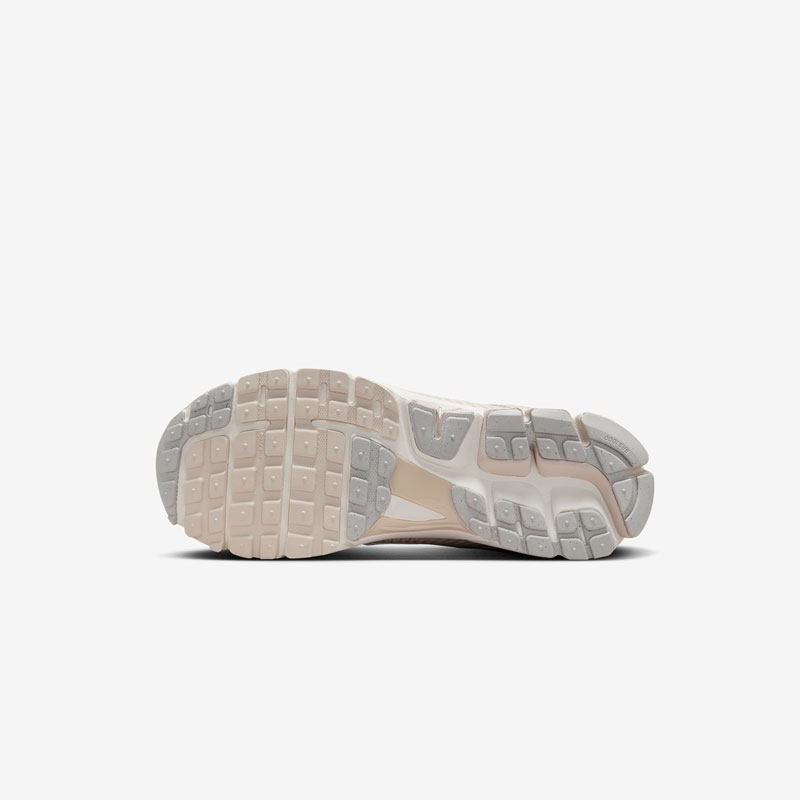 Кросівки Nike Zoom Vomero 5 Orewood HF1553-100 6 Кросівки Nike Zoom Vomero 5 "Orewood" HF1553-100