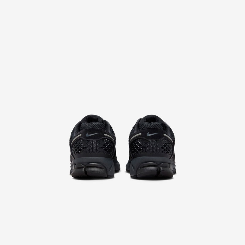 Кросівки Nike Zoom Vomero 5 HF1553-001 4 Кросівки Nike Zoom Vomero 5 HF1553-001