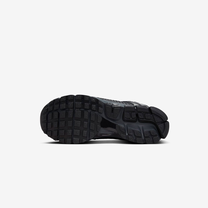 Кросівки Nike Zoom Vomero 5 HF1553-001 6 Кросівки Nike Zoom Vomero 5 HF1553-001