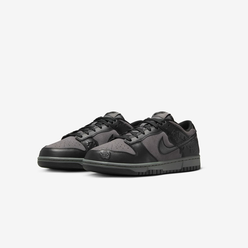 Кросівки Nike W Dunk Low Black Roses HF1986-001 2 Кросівки Nike W Dunk Low "Black Roses" HF1986-001
