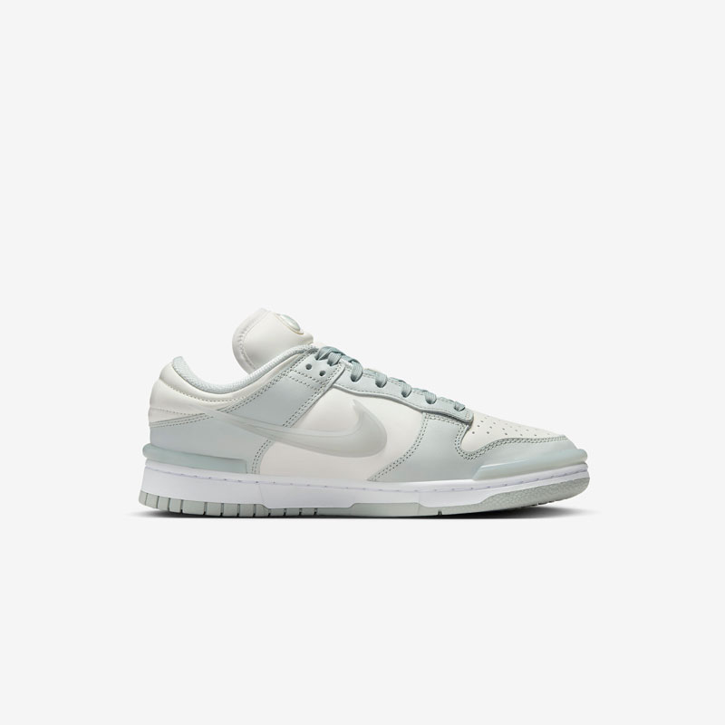 Кросівки Nike W Dunk Low Twist Light Silver DZ2794-004 5 Кросівки Nike W Dunk Low Twist "Light Silver" DZ2794-004