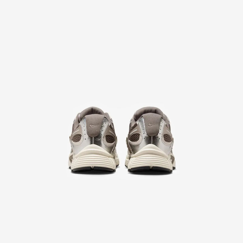Кросівки Nike V5 RNR Cave Stone HJ5228-200 4 Кросівки Nike V5 RNR "Cave Stone" HJ5228-200
