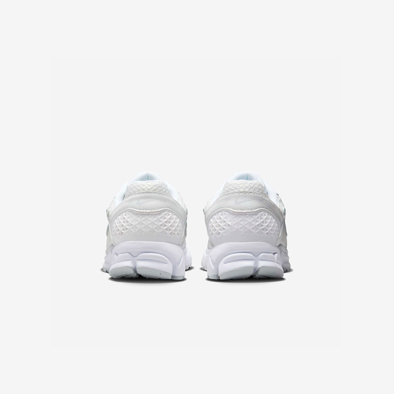 Кросівки Nike W Vomero 5 Chrome Toe HF7723-100 4 Кросівки Nike W Vomero 5 "Chrome Toe" HF7723-100