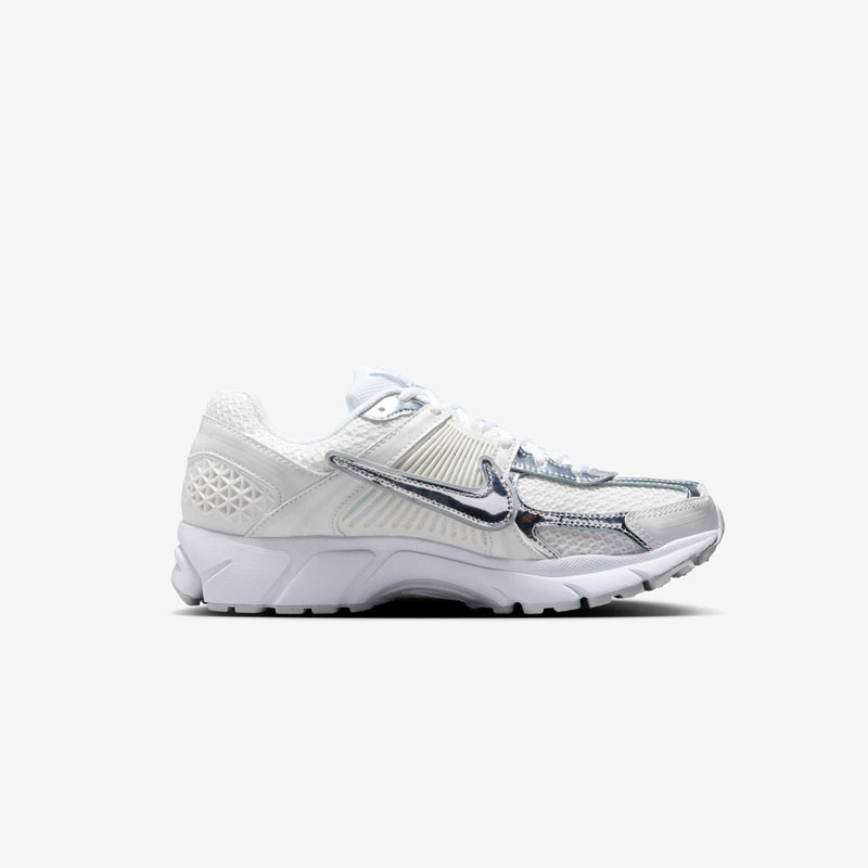 Кросівки Nike W Vomero 5 Chrome Toe HF7723-100 5 Кросівки Nike W Vomero 5 "Chrome Toe" HF7723-100