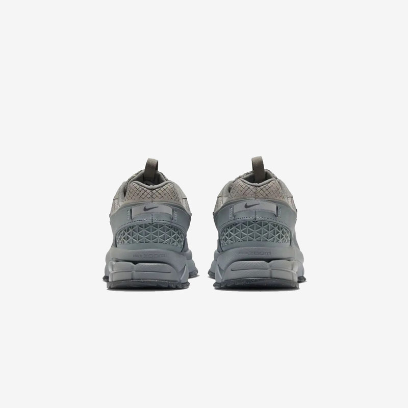Кросівки Nike Zoom Vomero Roam Pewter HV6901-001 11 Кросівки Nike Zoom Vomero Roam "Pewter" HV6901-001