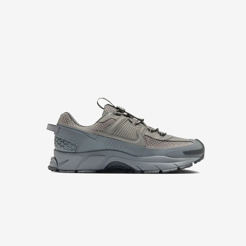 Кросівки Nike Zoom Vomero Roam Pewter HV6901-001 12 Кросівки Nike Zoom Vomero Roam "Pewter" HV6901-001