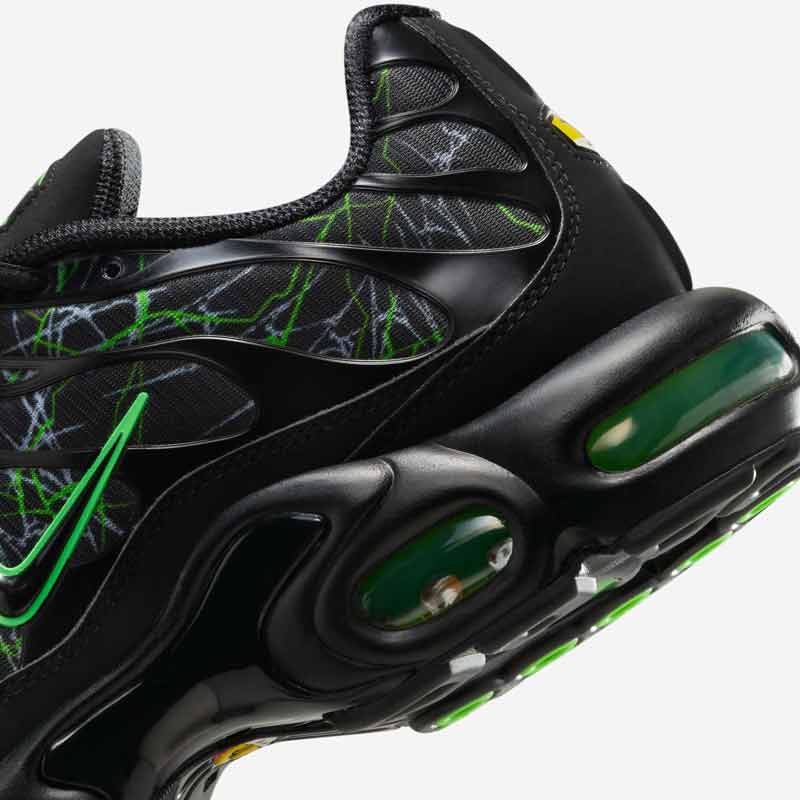 Кросівки Nike Air Max Plus Black Green IB3075-001 8 Кросівки Nike Air Max Plus "Black Green" IB3075-001