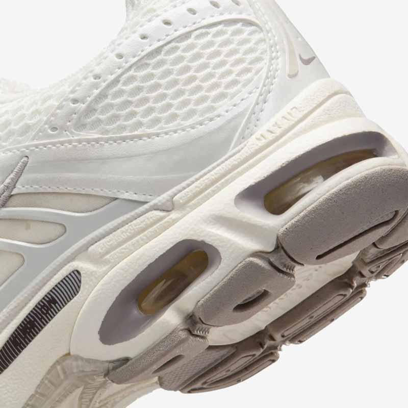 Кросівки Nike Air Max Moto 2K Light Bone Sail IQ0272-030 8 Кросівки Nike Air Max Moto 2K "Light Bone Sail" IQ0272-030
