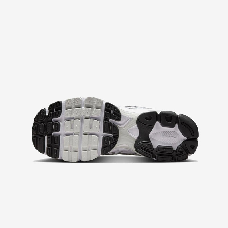 Кросівки Nike W Air Max Moto 2K White Metallic Silver HQ2056-103 4 Кросівки Nike W Air Max Moto 2K "White Metallic Silver" HQ2056-103