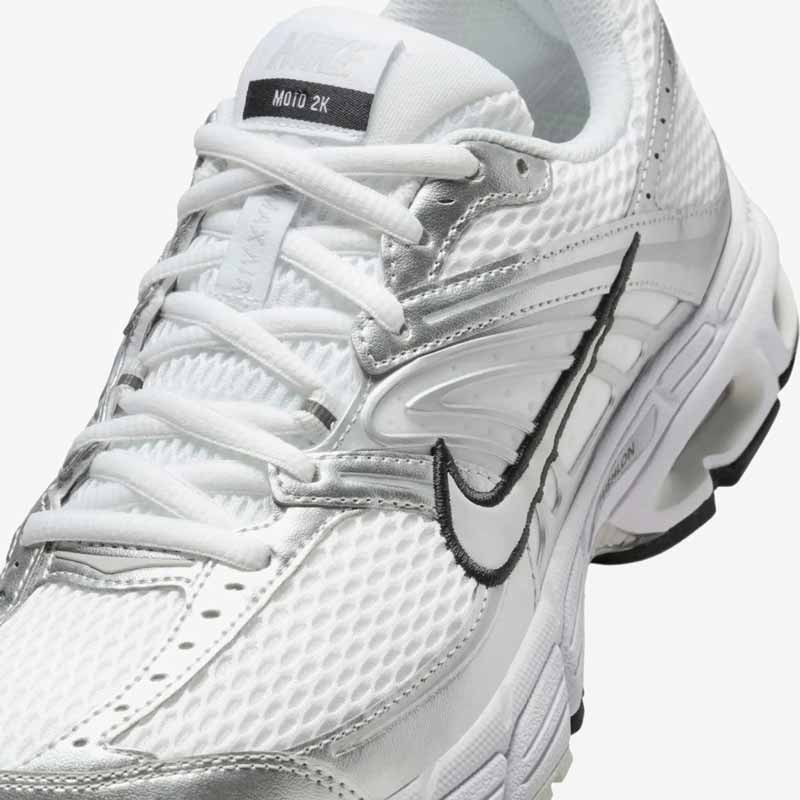 Кросівки Nike W Air Max Moto 2K White Metallic Silver HQ2056-103 5 Кросівки Nike W Air Max Moto 2K "White Metallic Silver" HQ2056-103